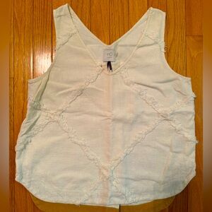 ⚪️ANTHROPOLOGIE beautiful white top! ⚪️